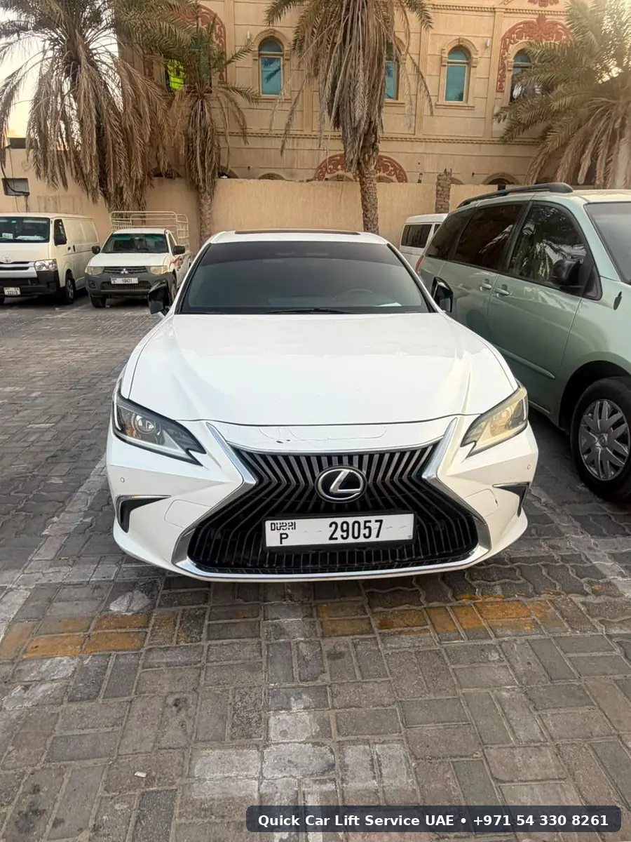 Lexus ES from our fleet – airport transfer car lift Dubai