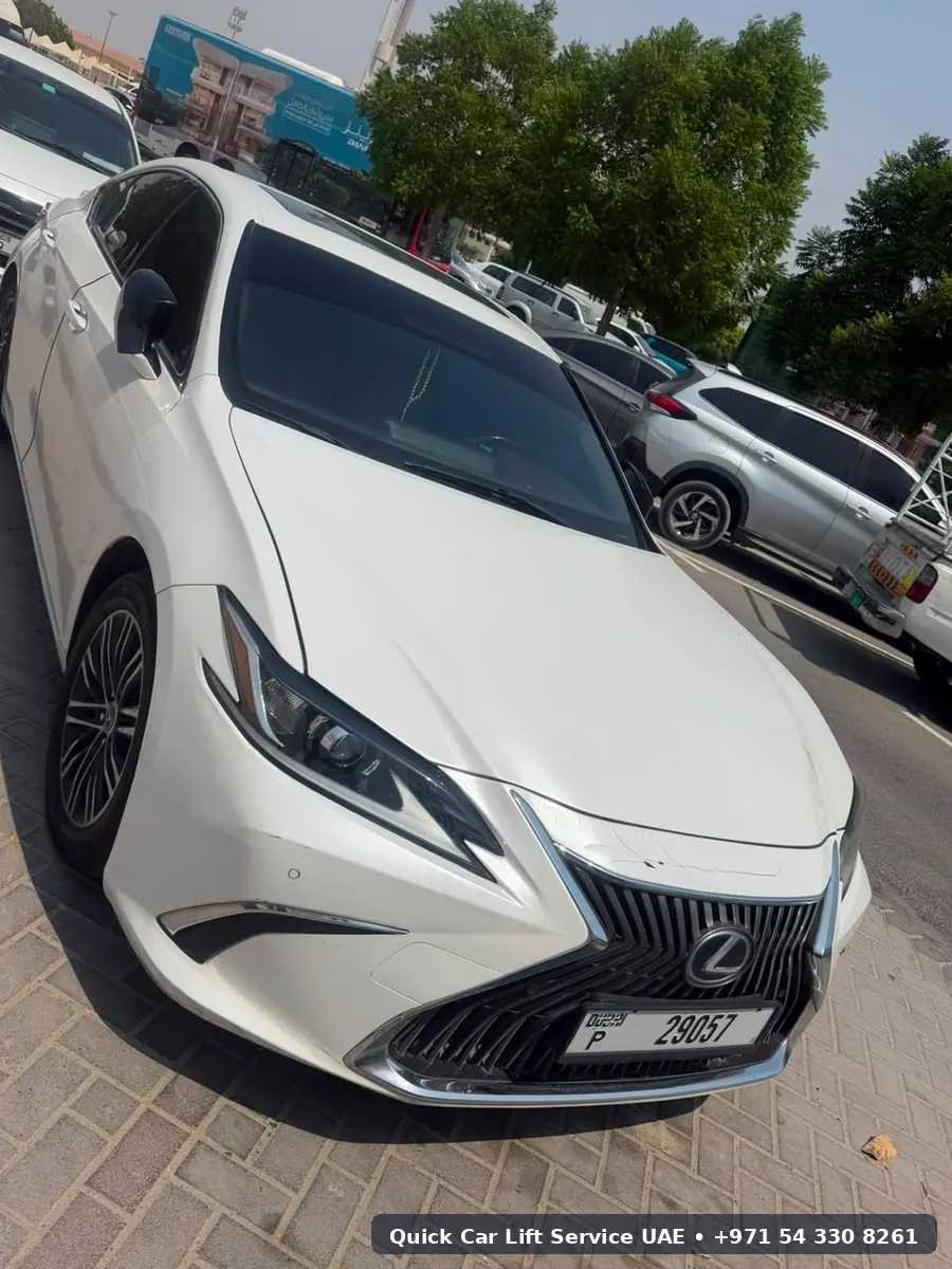 Lexus ES executive car lift – premium daily transport UAE